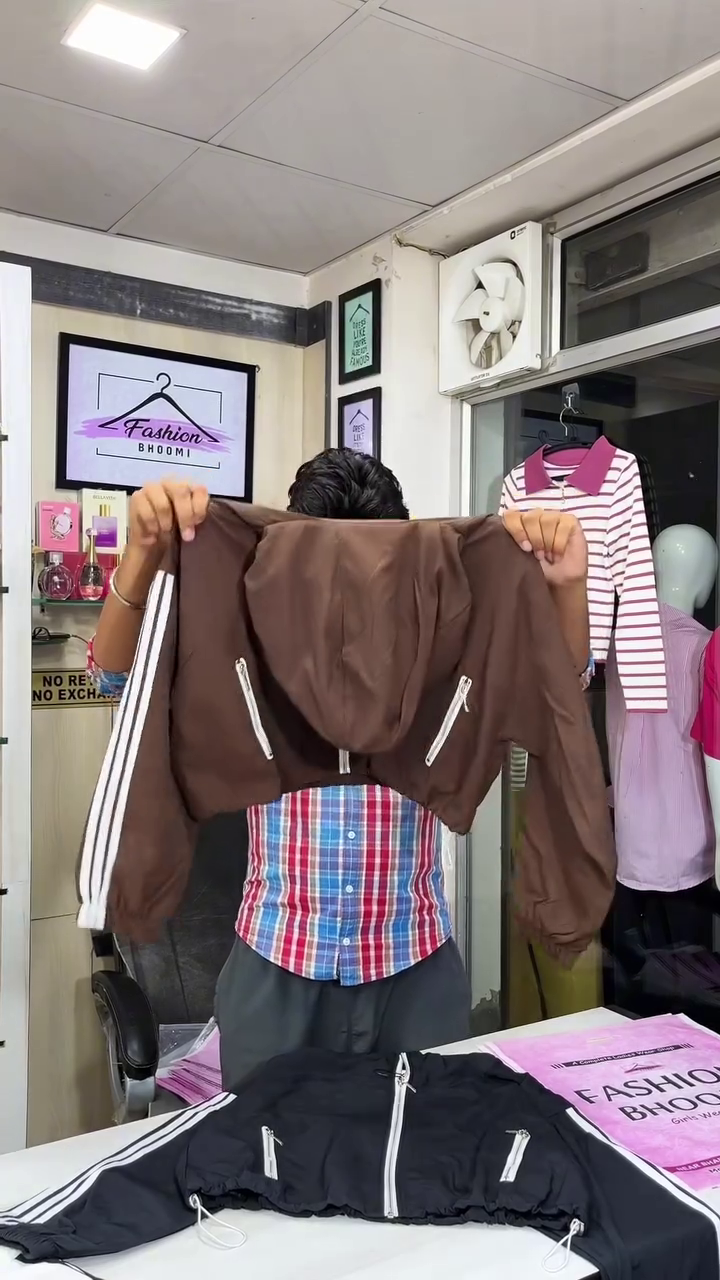 Trendy Brown Cropped Winter Jacket – Stylish & Cozy