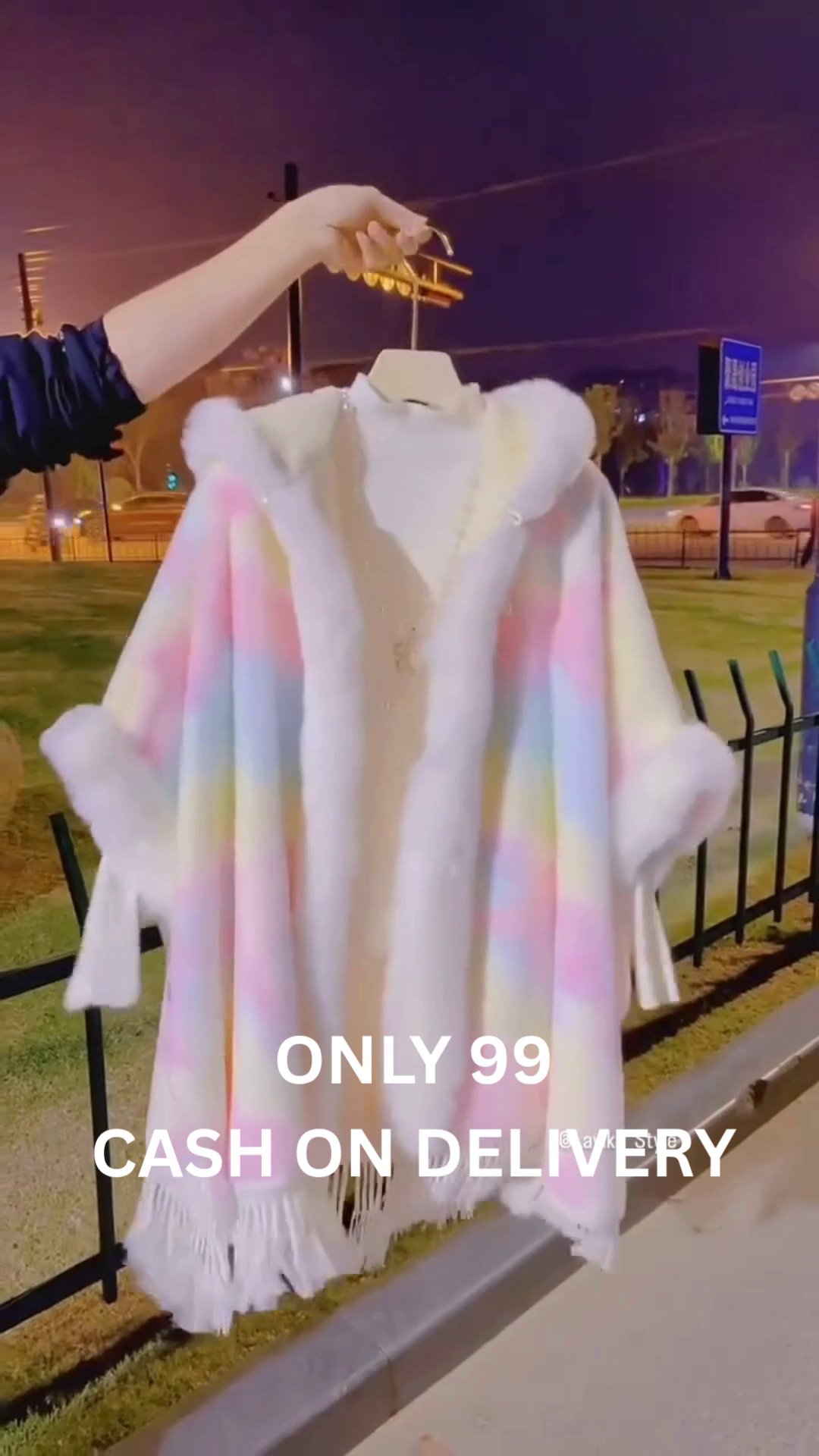 Trendy Winter Poncho – Only ₹99 | Cash on Delivery