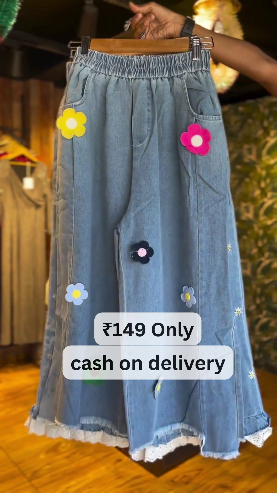 Cute Floral Denim Pants – Fun Fashion at ₹149