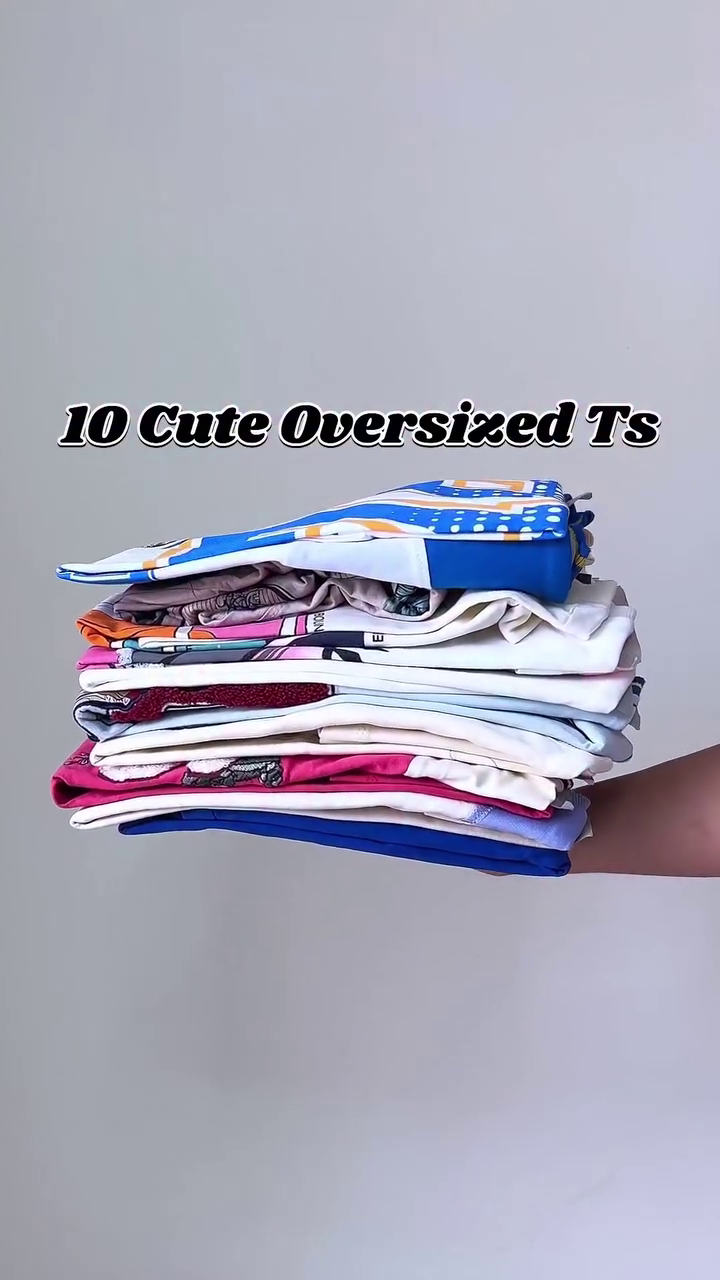 Oversized Graphic T-Shirt with Artistic Headphone Illustration