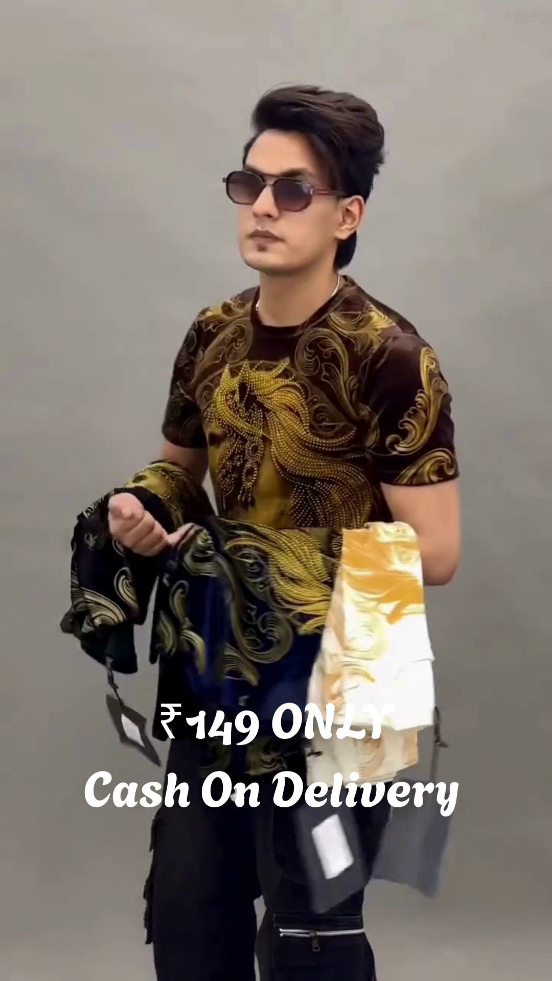 Bold Graphic Horse Print T-Shirt – Statement Street Style at an Unbeatable Price