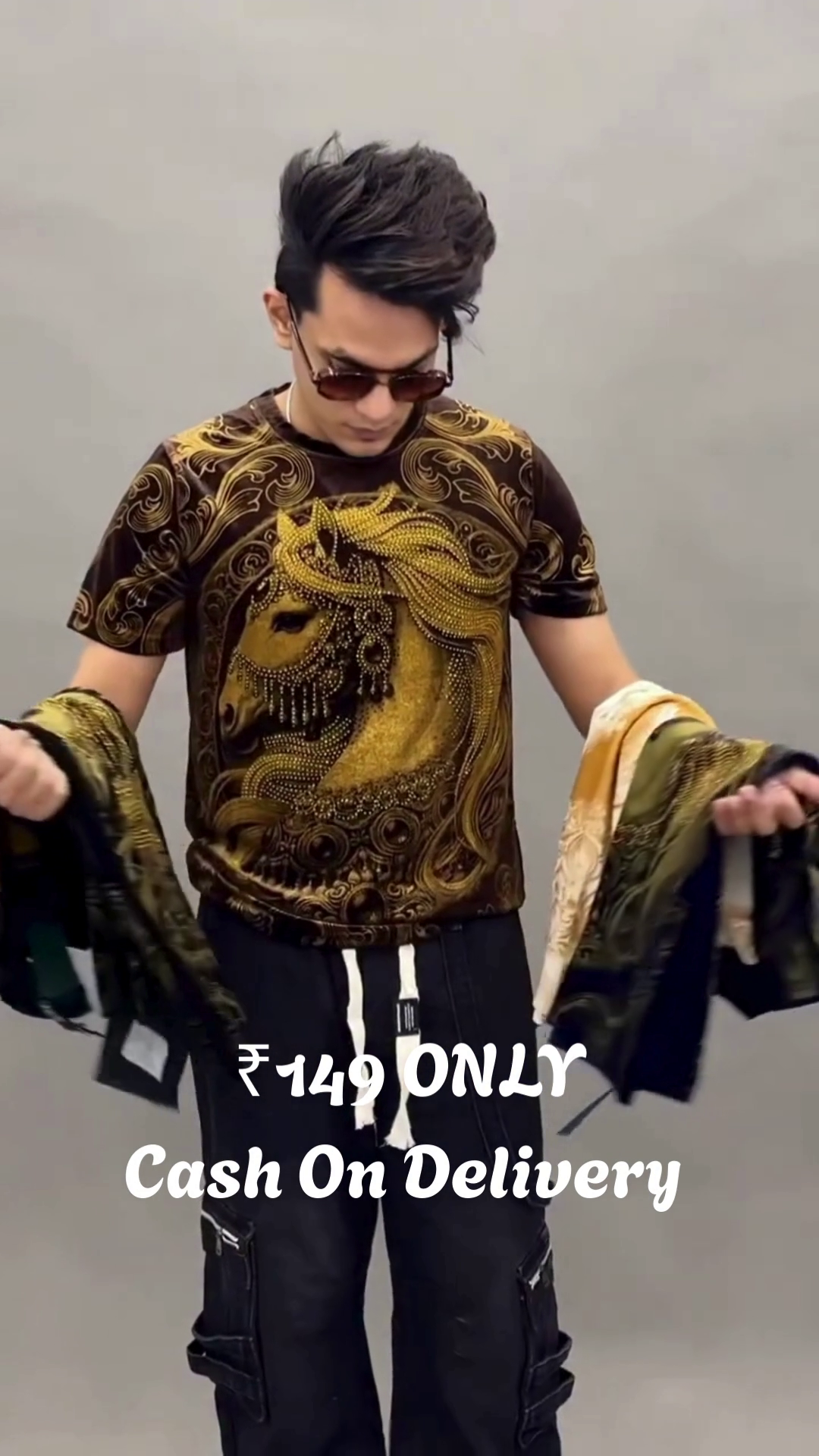 Bold Graphic Horse Print T-Shirt – Statement Street Style at an Unbeatable Price