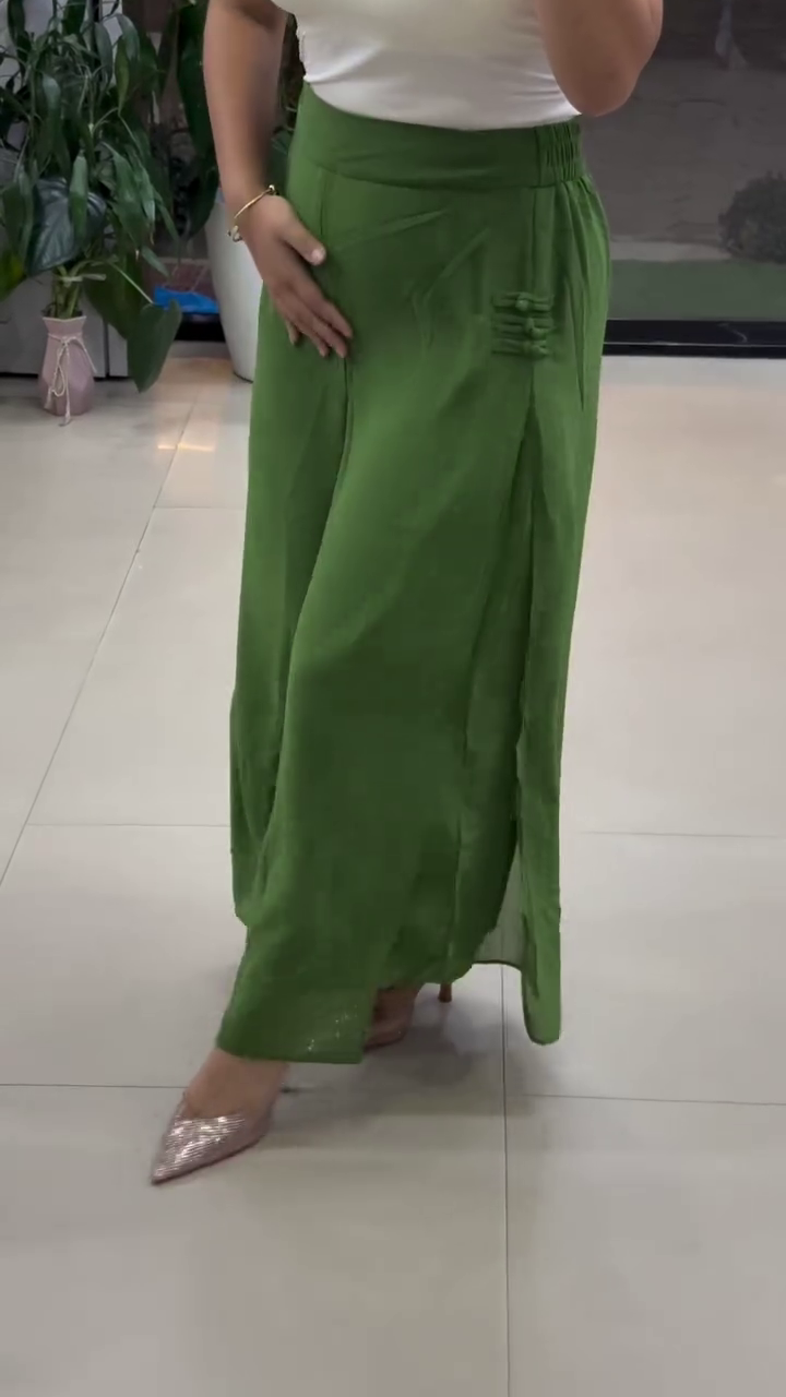 Stylish Maroon High-Waist Flared Pants – Elegant Modern Look