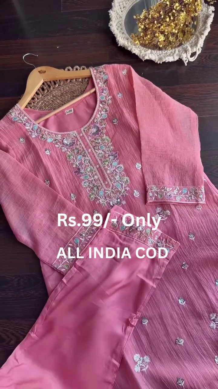 Elegant Embroidered Kurta Set with Delicate Floral Detailing