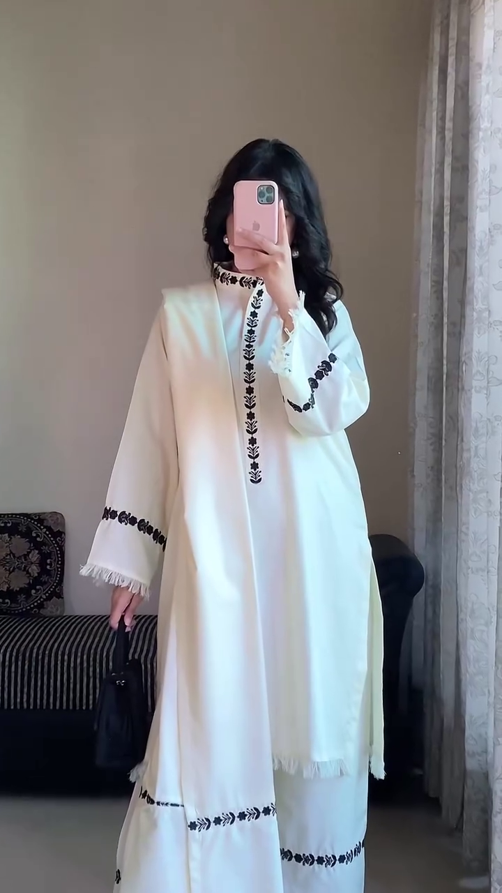 Minimal White Embroidered Kurta Set – Modern Ethnic Elegance
