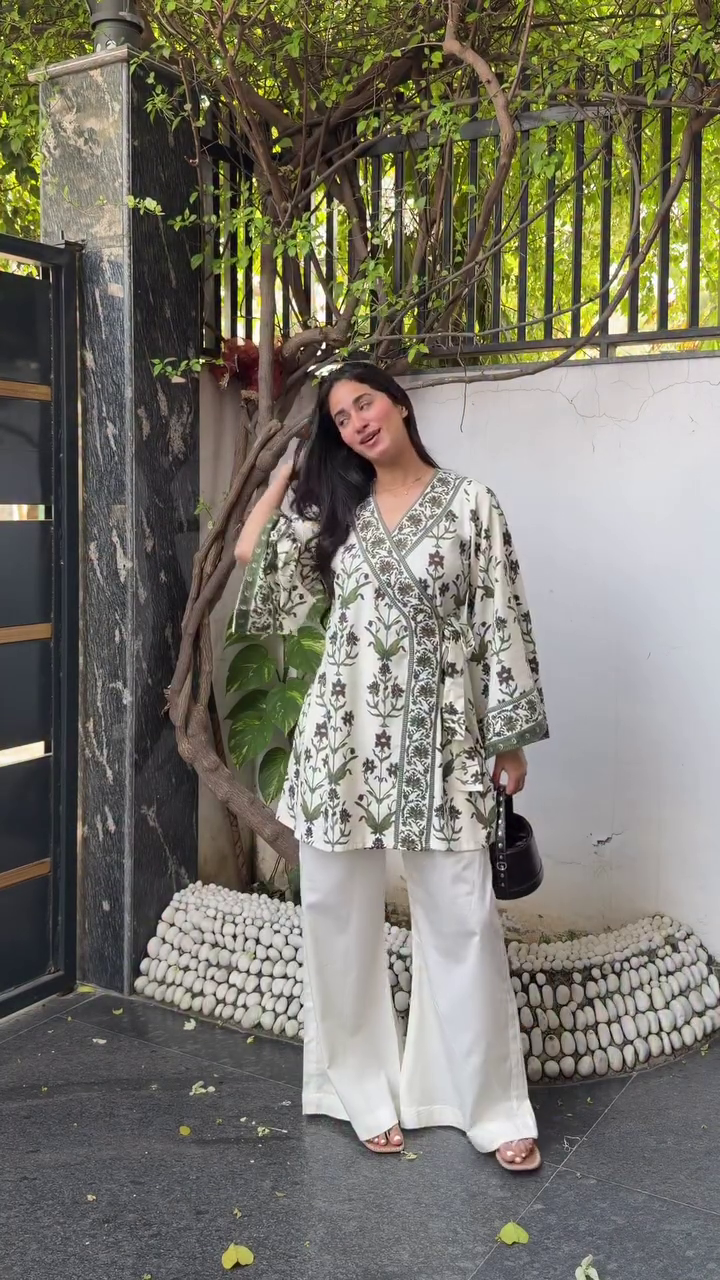 Elegant Floral Kurta Set – Timeless Ethnic Grace