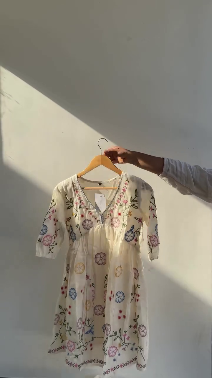 Elegant Embroidered Tunic – Artistic Ethnic Fashion