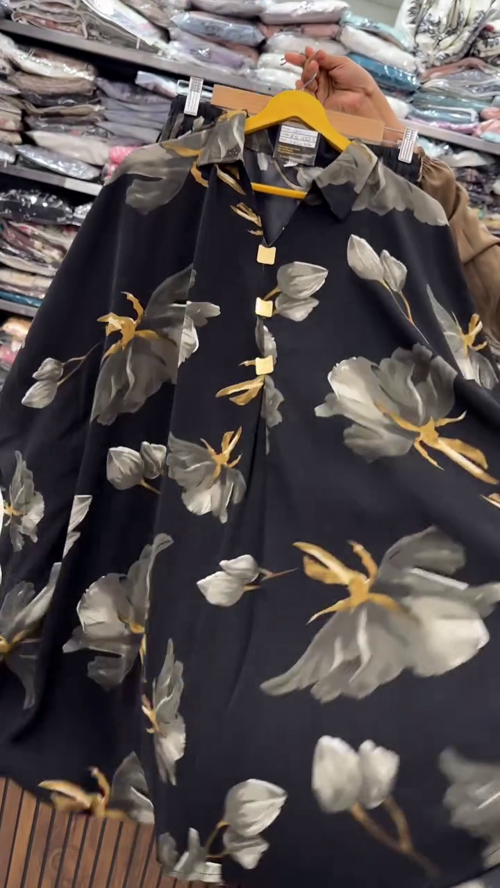 Elegant Floral Black Dress – Timeless Sophistication