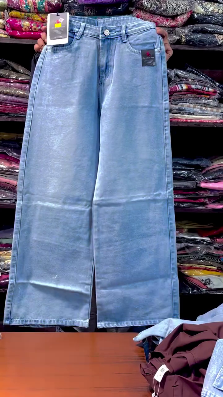 New York Graphic Crop Tee – Bold Street Style Vibes