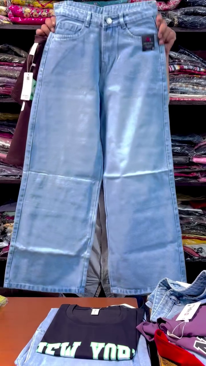 New York Graphic Crop Tee – Bold Street Style Vibes