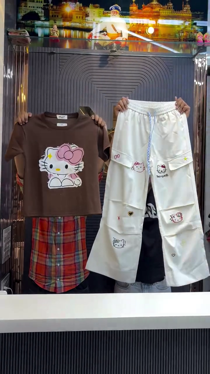 Hello Kitty Co-ord Set – Cute, Trendy & Super Comfy!