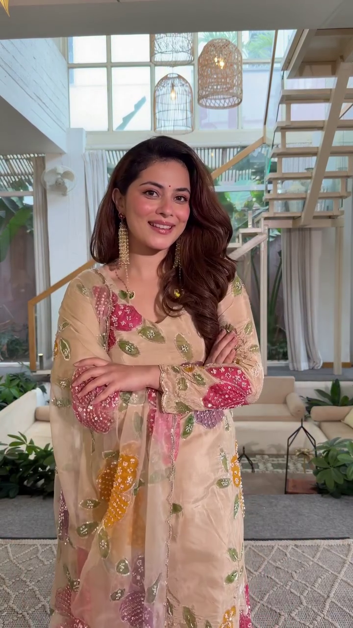 Pastel Floral Organza Suit – Graceful Ethnic Glam